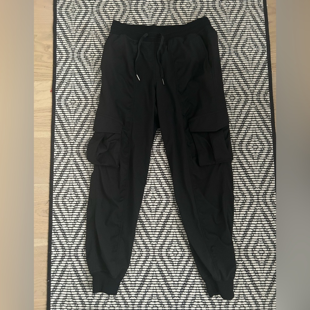 Lululemon Dance Studio Relaxed Fit Mid Rise Cargo Jogger Size Small